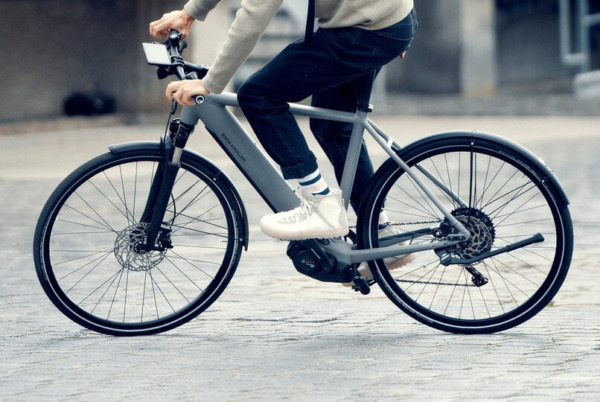 Electric bike Riese Müller Roadster riding