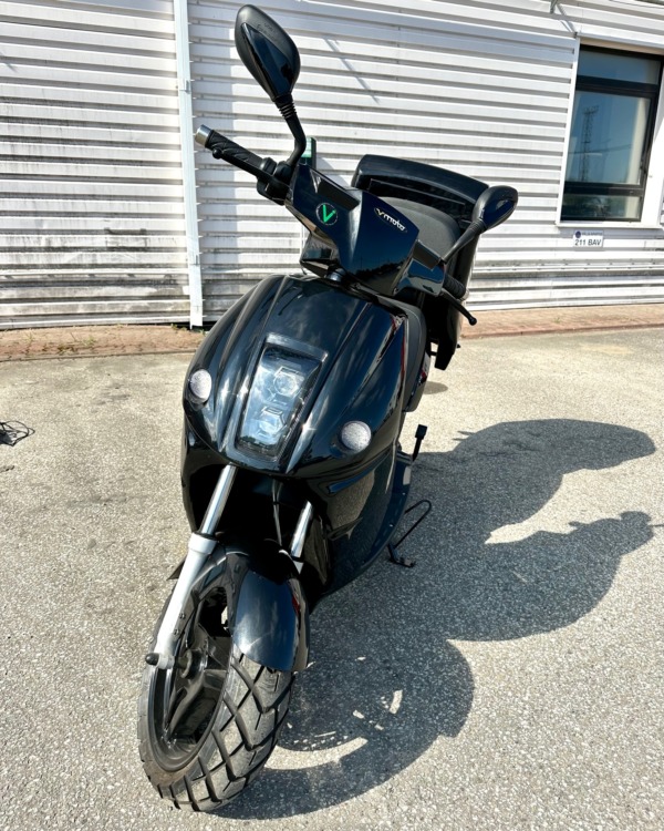 Vmoto E-Max VT-100LD electric scooter