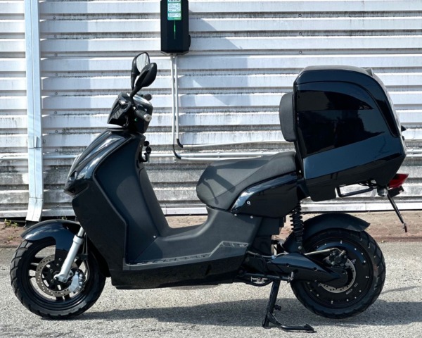 Vmoto E-Max VT-100LD electric scooter (3)