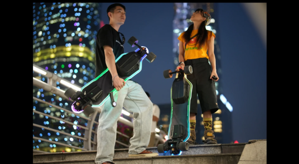 Electric skateboard Exway Flex 2 Pro stands out