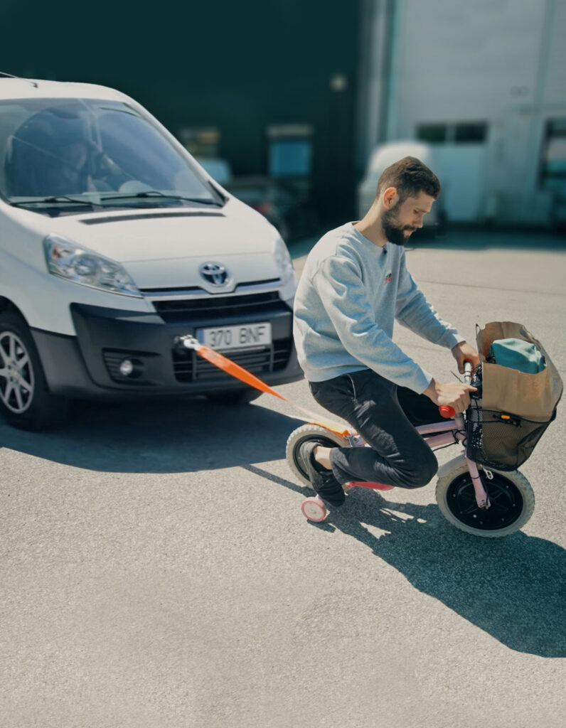 Video of us building a DIY 2wd electric childrens bicycle and towing a van with it