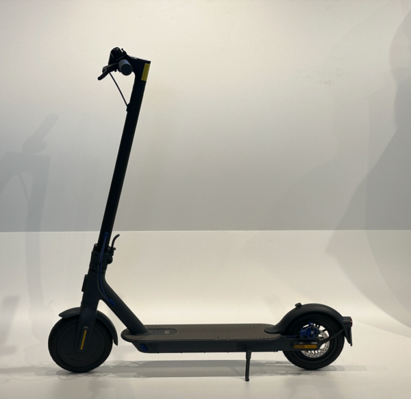 Xiaomi Scooter 3 must kasutatud