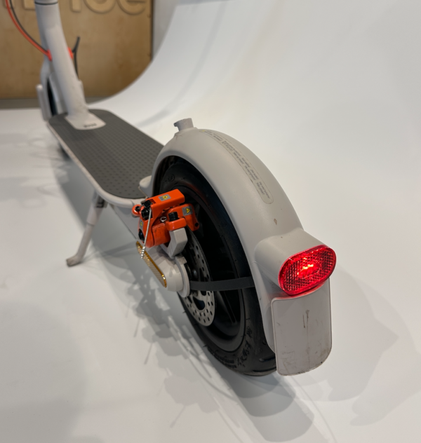 Xiaomi scooter 3 used, white:grey light