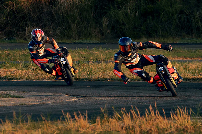 Banner Mobile Inmotion P6 2 pilots on circuit.png