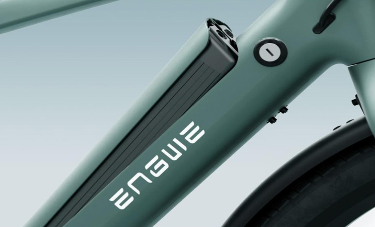 Close-up of the green Engwe Mapfour N1 Air electric bicycle's removable battery.