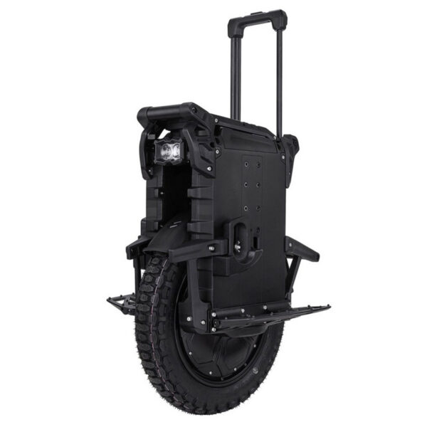 Veteran Patton S elektrilise üksratta vasakpoolne nurga alt vaade, käepide välja tõmmatud.