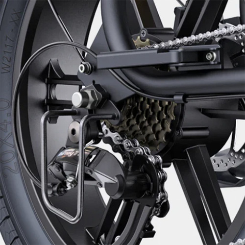 Close up of the ENGWE M1 electric bike gear system.