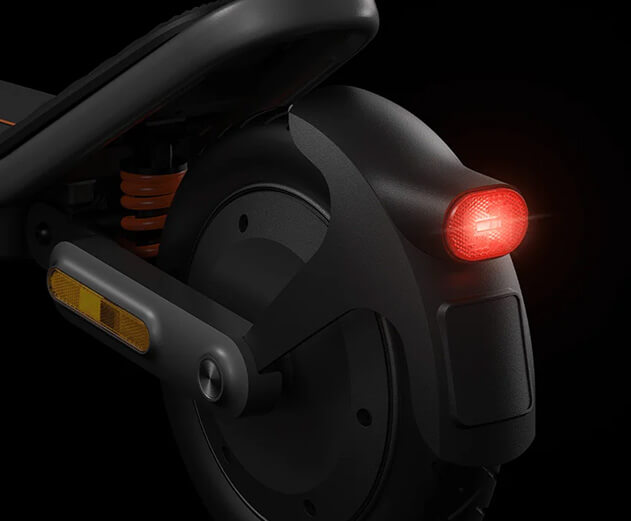 Illustrative image of the Xiaomi 6 electric scooter's tail light.