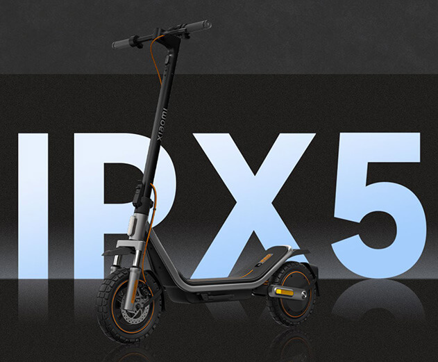 Illustrative image of the Xiaomi Scooter 6 Pro electric scooter's IPX5 water resistance.