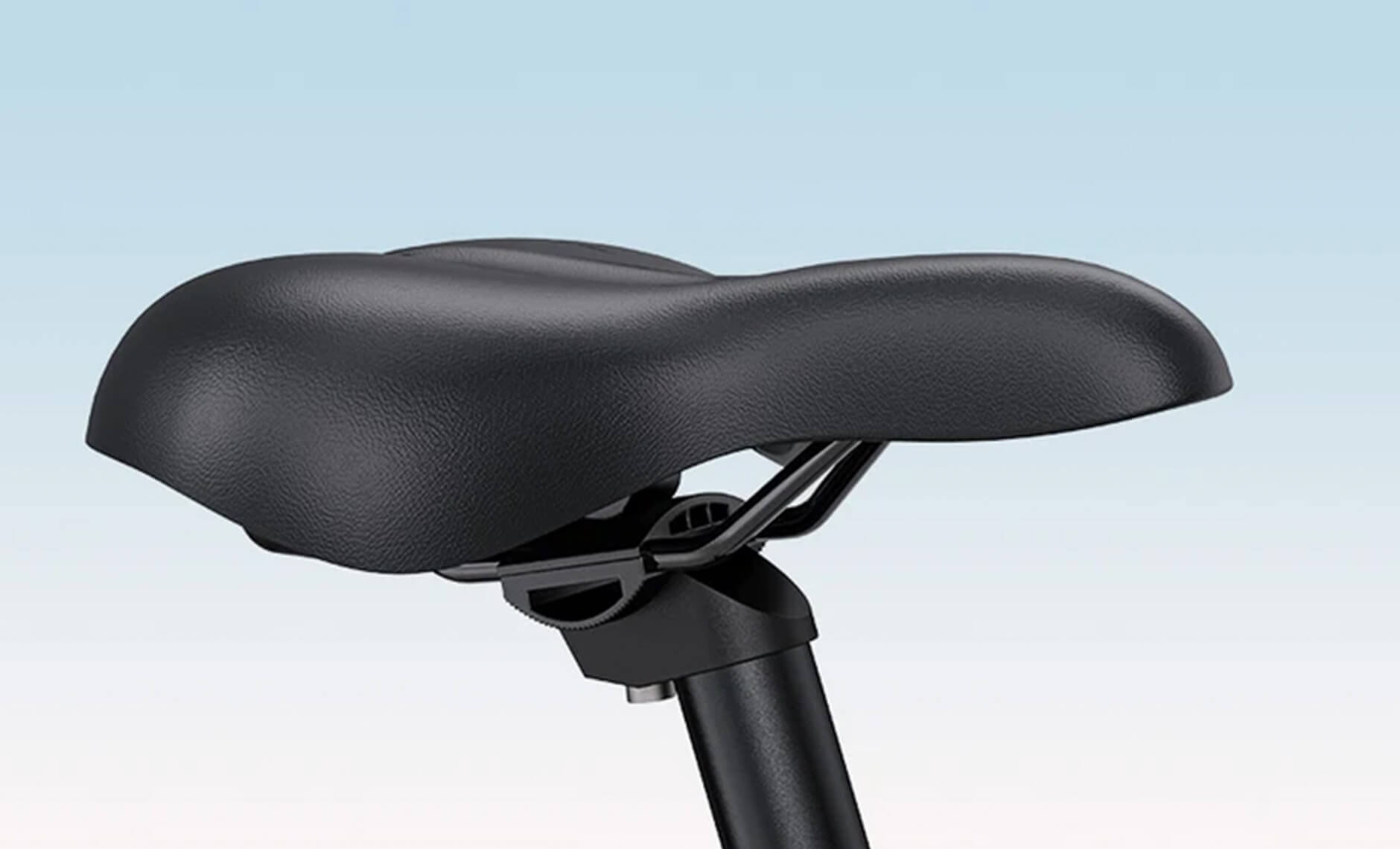 Close-up of the ENGWE P275 SE electric bicycle's ergonomic saddle.